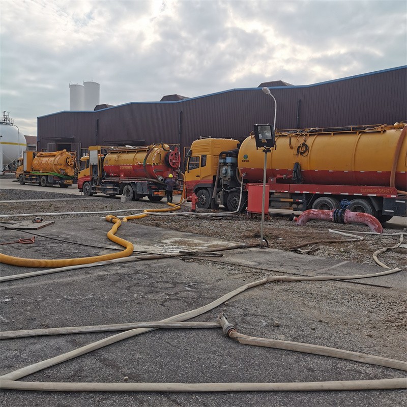 王五镇污水池清理